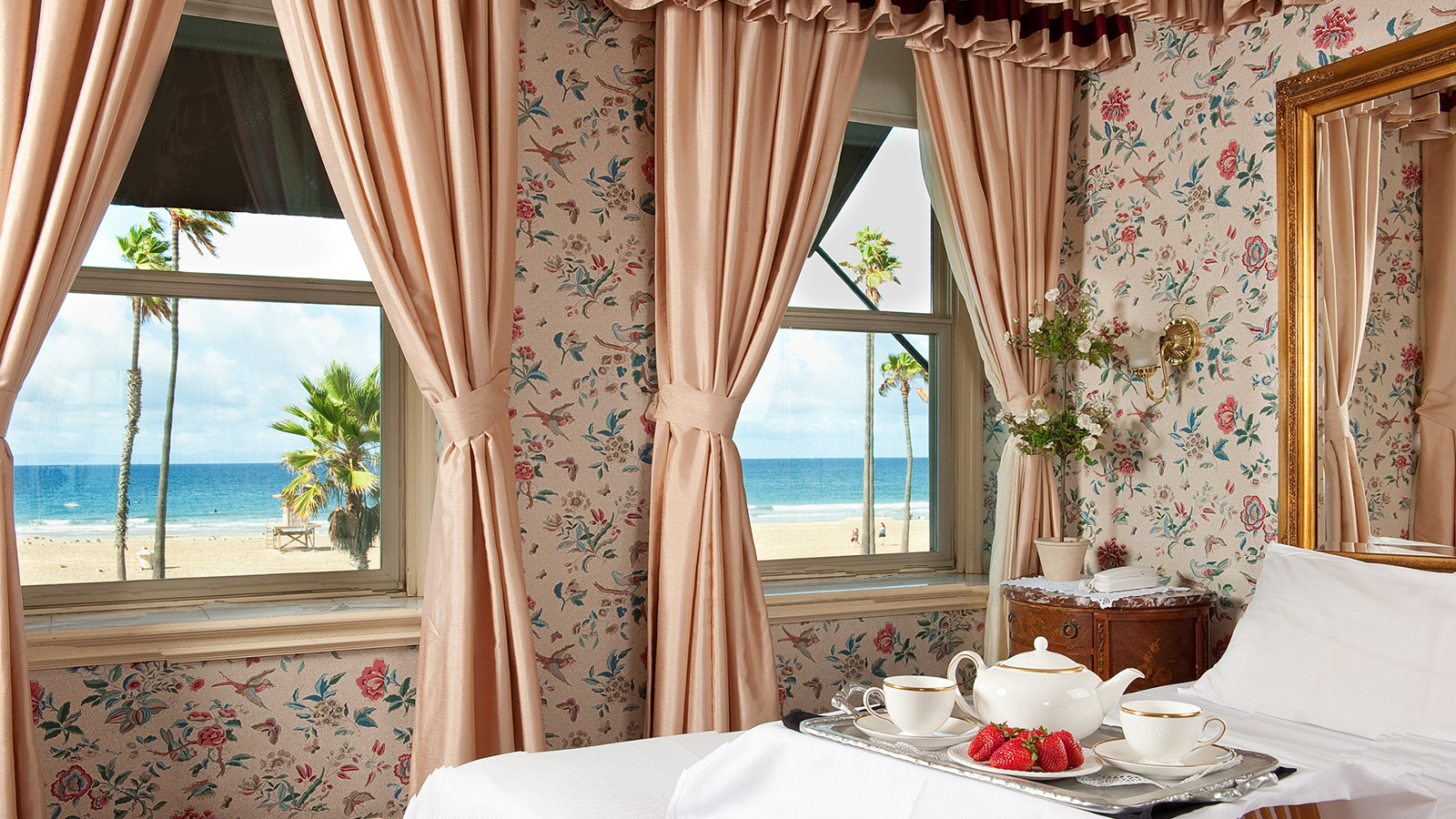Room with Ocean view and breakfast Tray